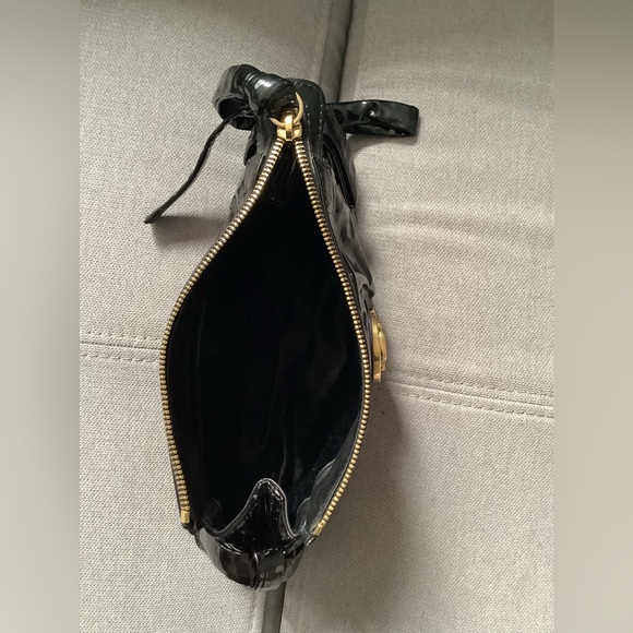 Very dressy GUCCI GO OUT clutch/ bag 🔥🔥🔥 - Picture 13 of 16